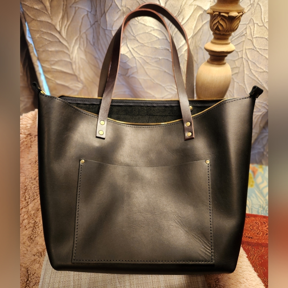 PLG Large Zip Smooth Black Tote